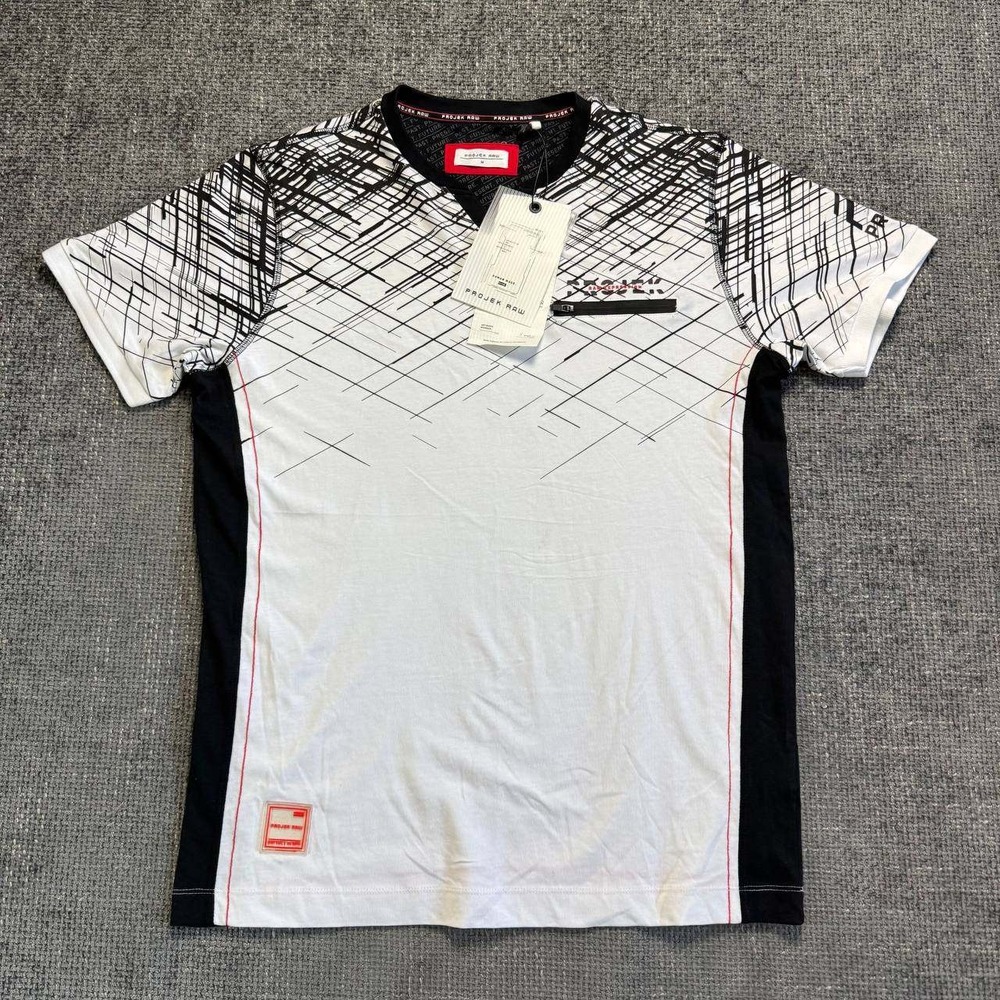 NWT Projek Raw Graphic V-Neck Tee Mens M White Black Abstract Zipper Pocket